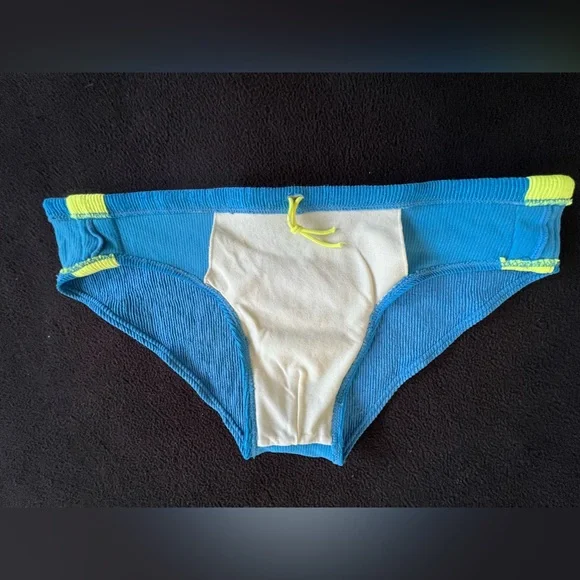 Gazelle New York Men’s Vintage Bikini Speedo Swimsuit Low Rise Drawstring